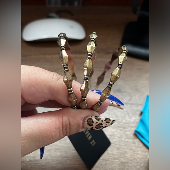 Forever 21 Set of (3) brass bangle bracelets - Picture 5 of 11